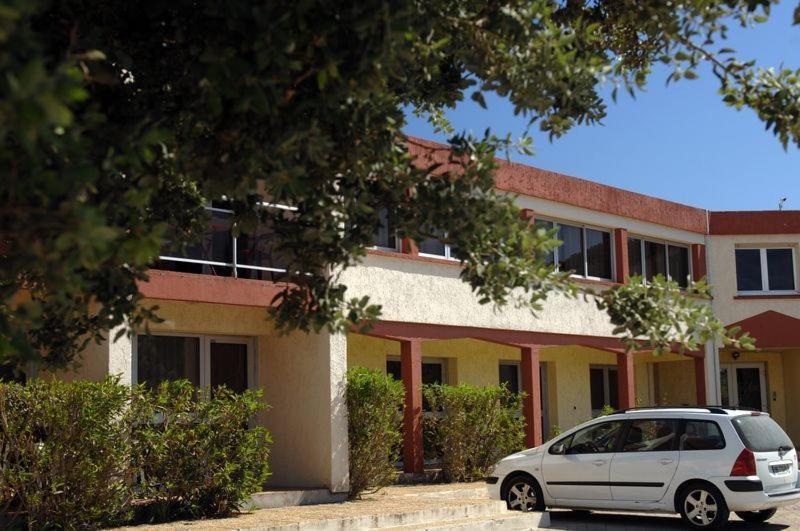 Hotel Le Lagon Rochefort-du-Gard Exterior photo